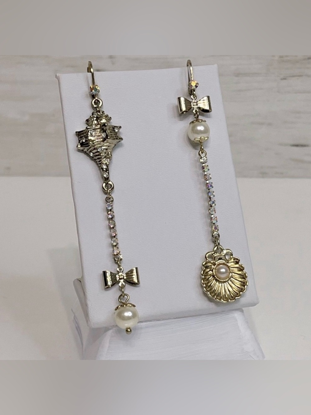 NEW Gold & Pearls Sea Shell Dangle Earrings